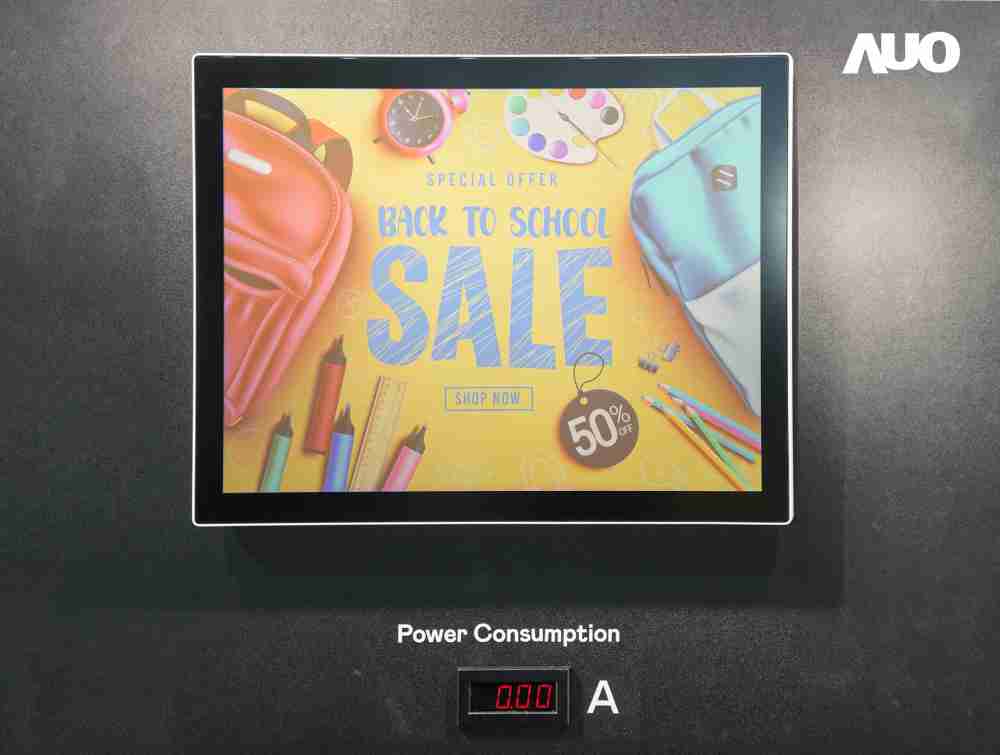 2468BET展示胆固醇液晶超低耗能户外全彩显示器，，ChLC（胆固醇液晶）以双稳态技术使静态显示零功耗，，具省电、、、、高彩度、、、、环保的特性，，还整合软硬件系统解决方案，，，可透过单一云端平台管理